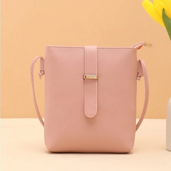 Handbags - ⚠️Clearance Solid Pink Crossbody Bag